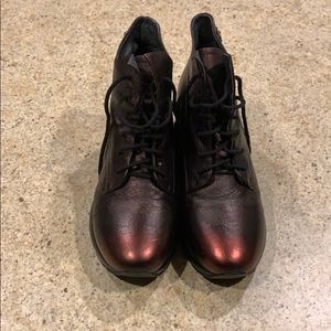 Lo bo size 6 metallic leather fashion ankle boots